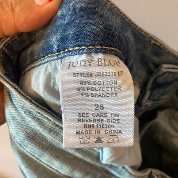 Judy Blue Women's size 28 Skinny Fit Light Wash Distressed Jeans - Picture 12 of 12